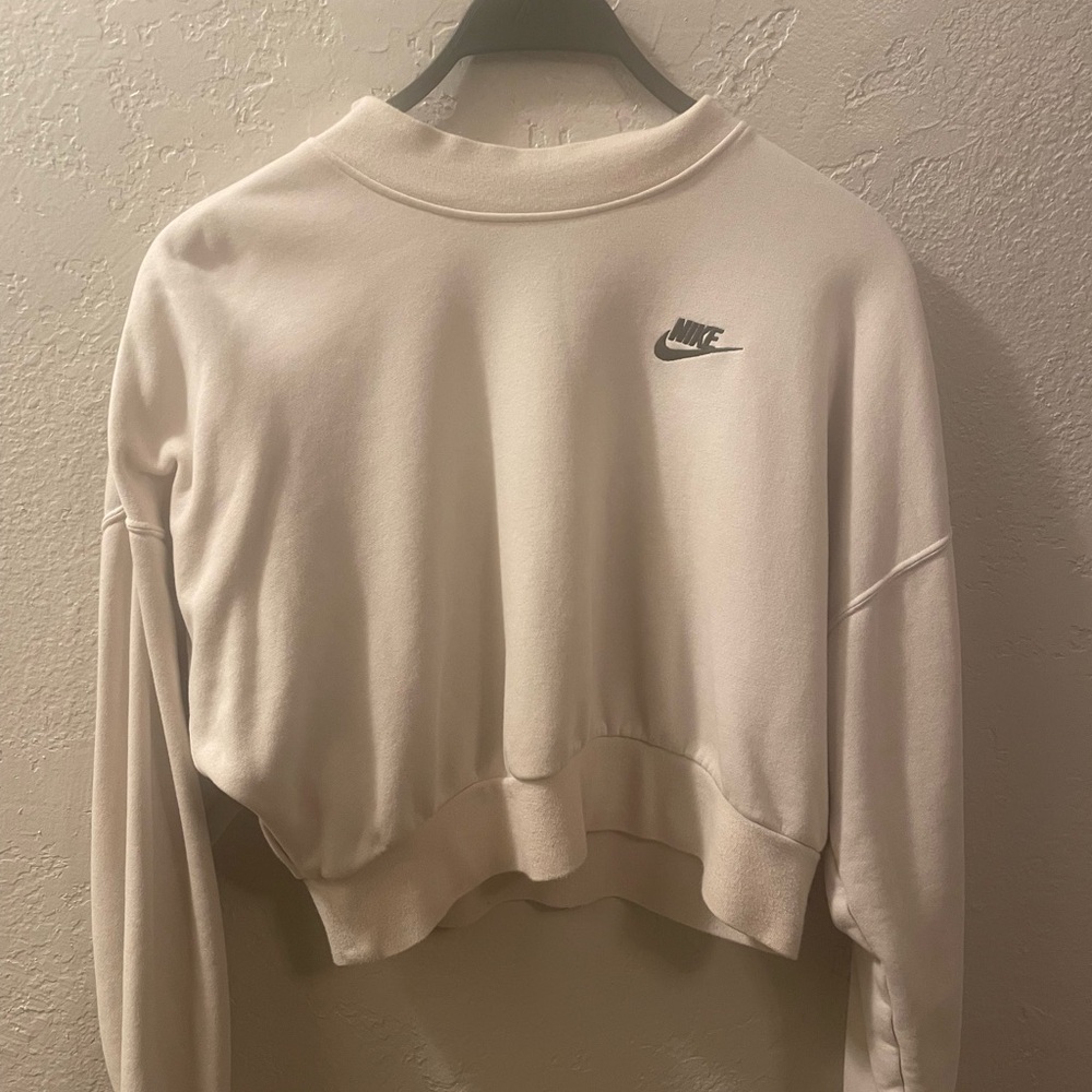 Nike Women's Cream Cropped Sweatshirt